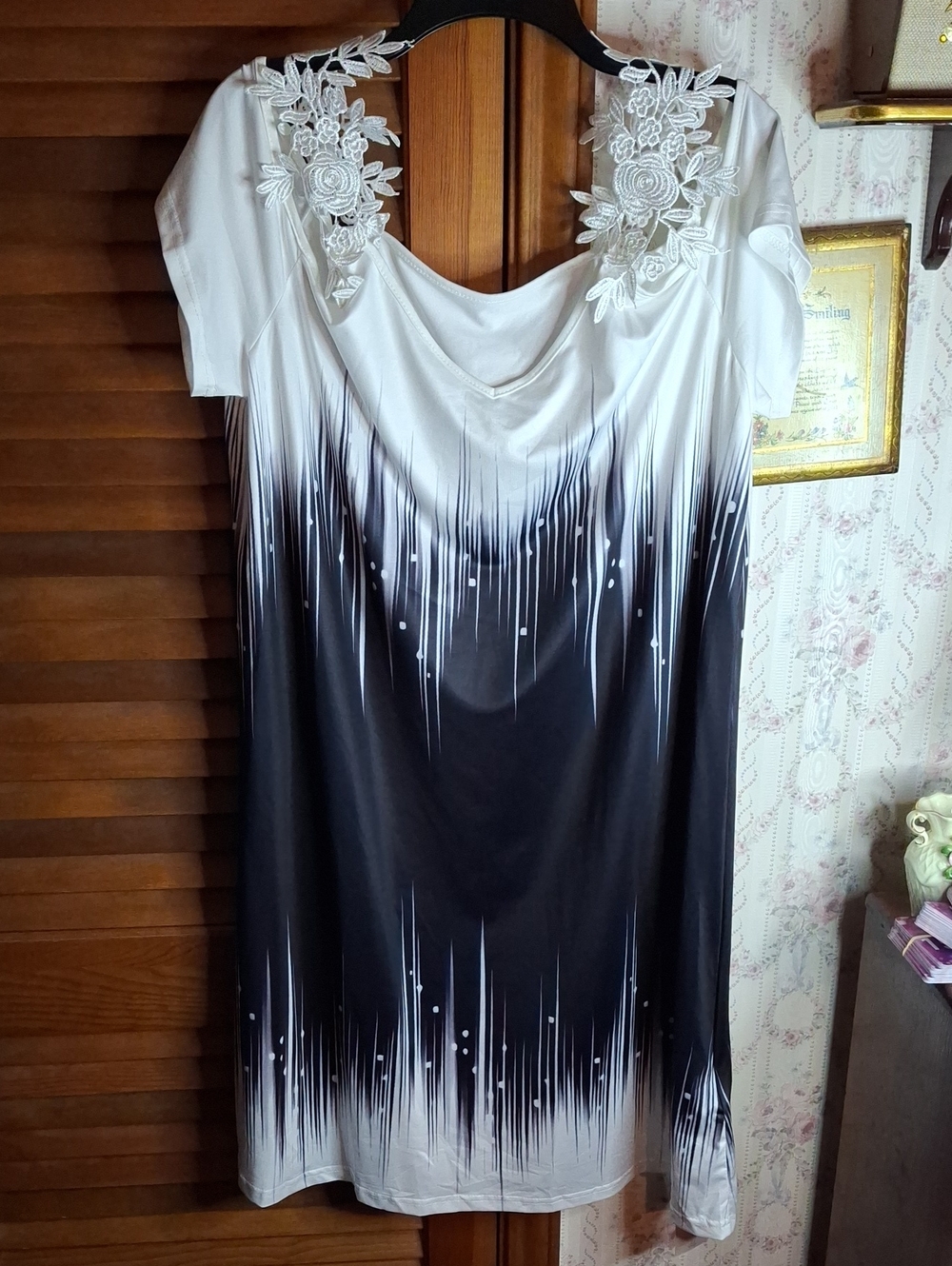 Emery Rose Black White Ombre Drape Neck Top Lace Trim 2xl NWT